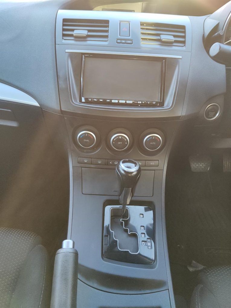 2012 Mazda Axela Saloon