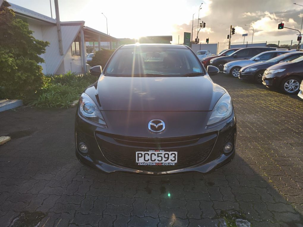2012 Mazda Axela Saloon