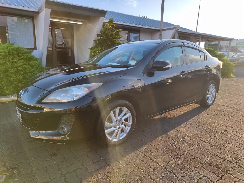2012 Mazda Axela Saloon