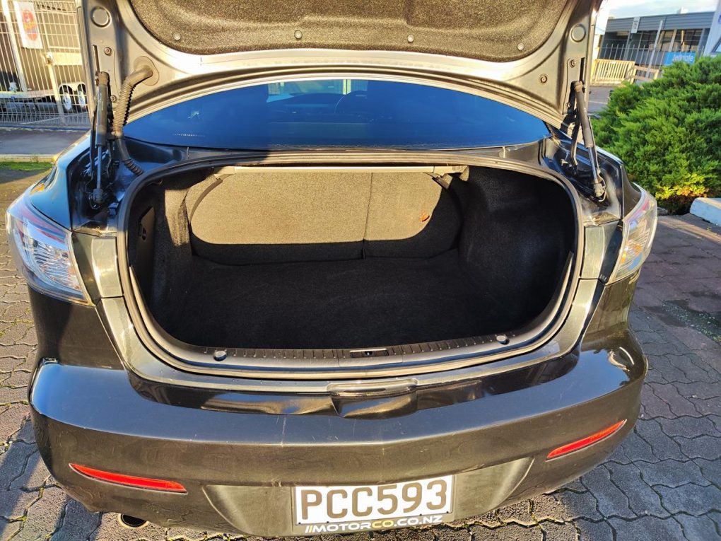2012 Mazda Axela Saloon