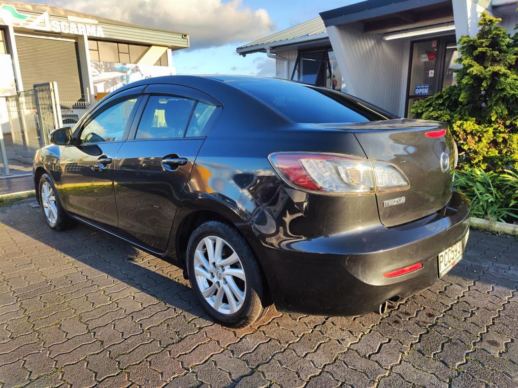 2012 Mazda Axela Saloon