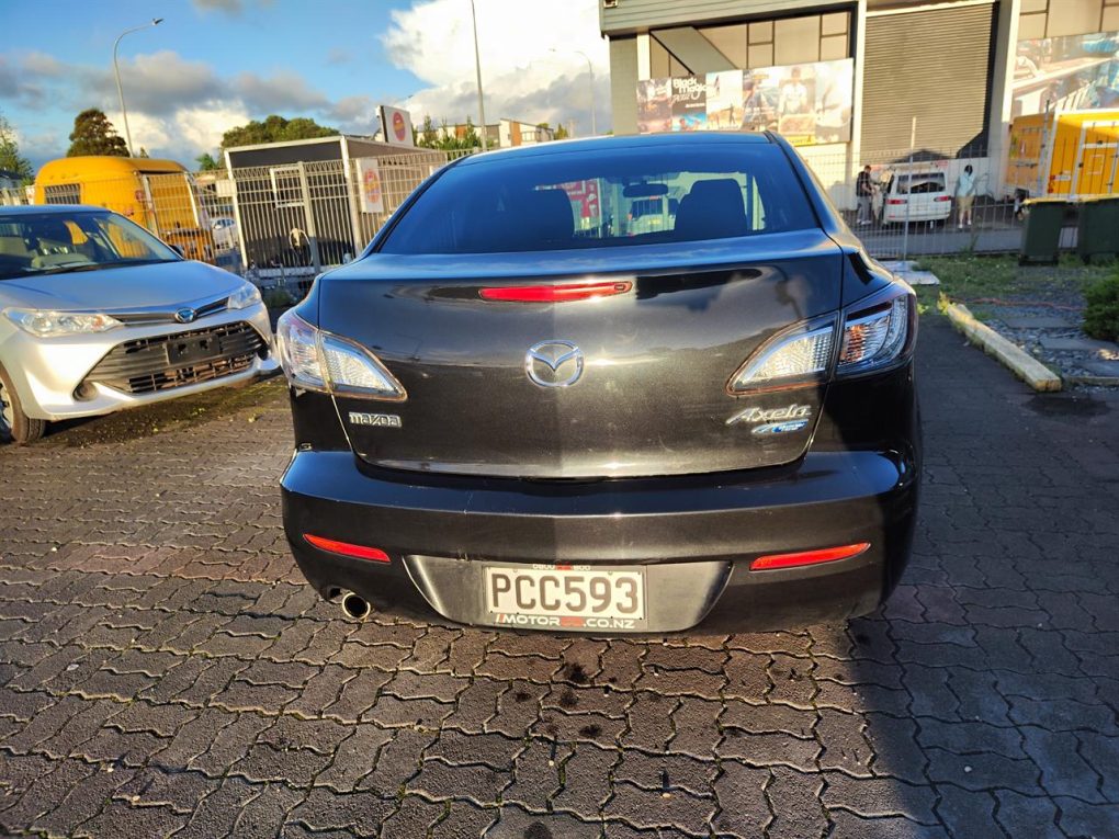 2012 Mazda Axela Saloon