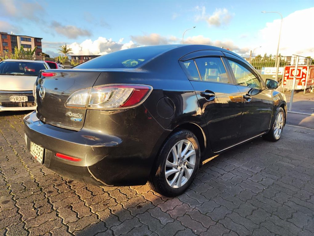 2012 Mazda Axela Saloon