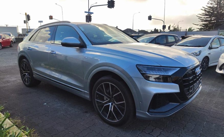 2023 Audi Q8 S line, 4WD