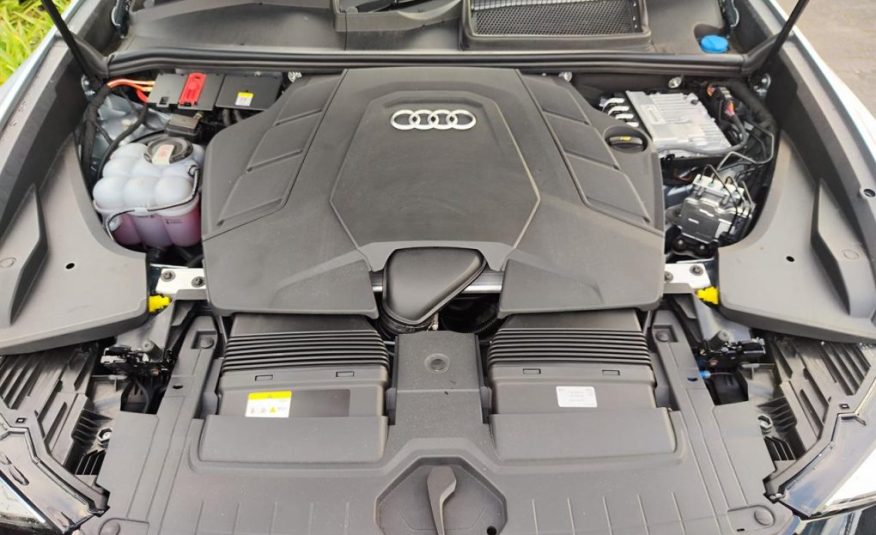 2023 Audi Q8 S line, 4WD