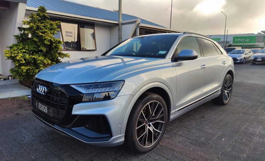 2023 Audi Q8 S line, 4WD