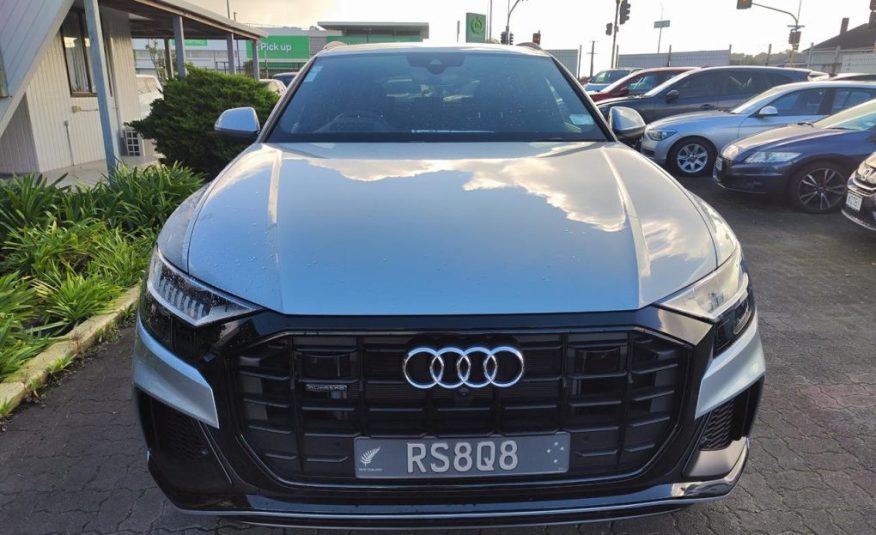 2023 Audi Q8 S line, 4WD