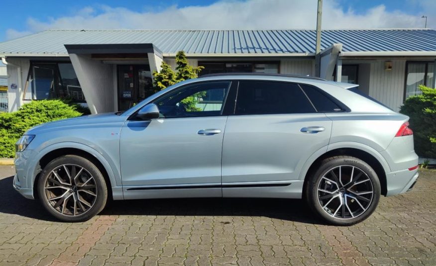 2023 Audi Q8 S line, 4WD