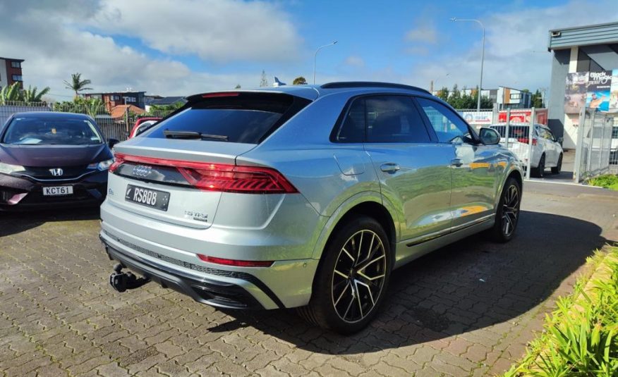 2023 Audi Q8 S line, 4WD