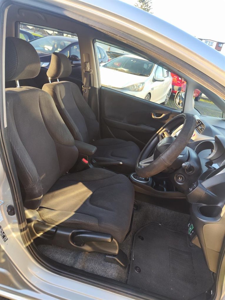 2011 Honda FIT HYBRID Hybrid