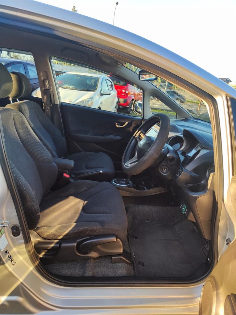 2011 Honda FIT HYBRID Hybrid