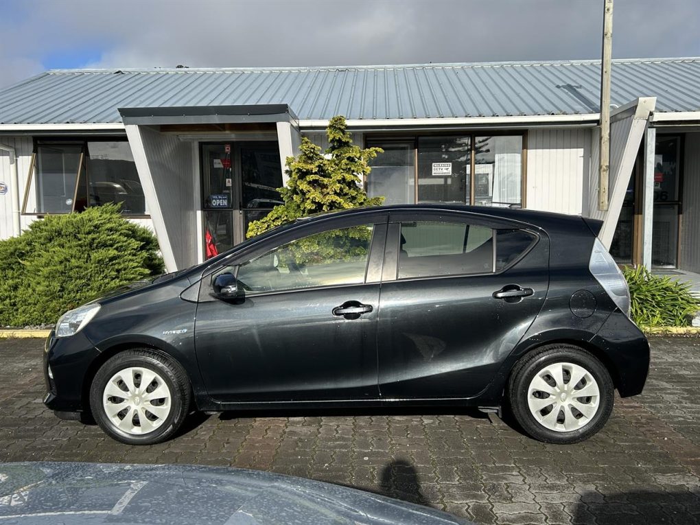 2014 Toyota Aqua S