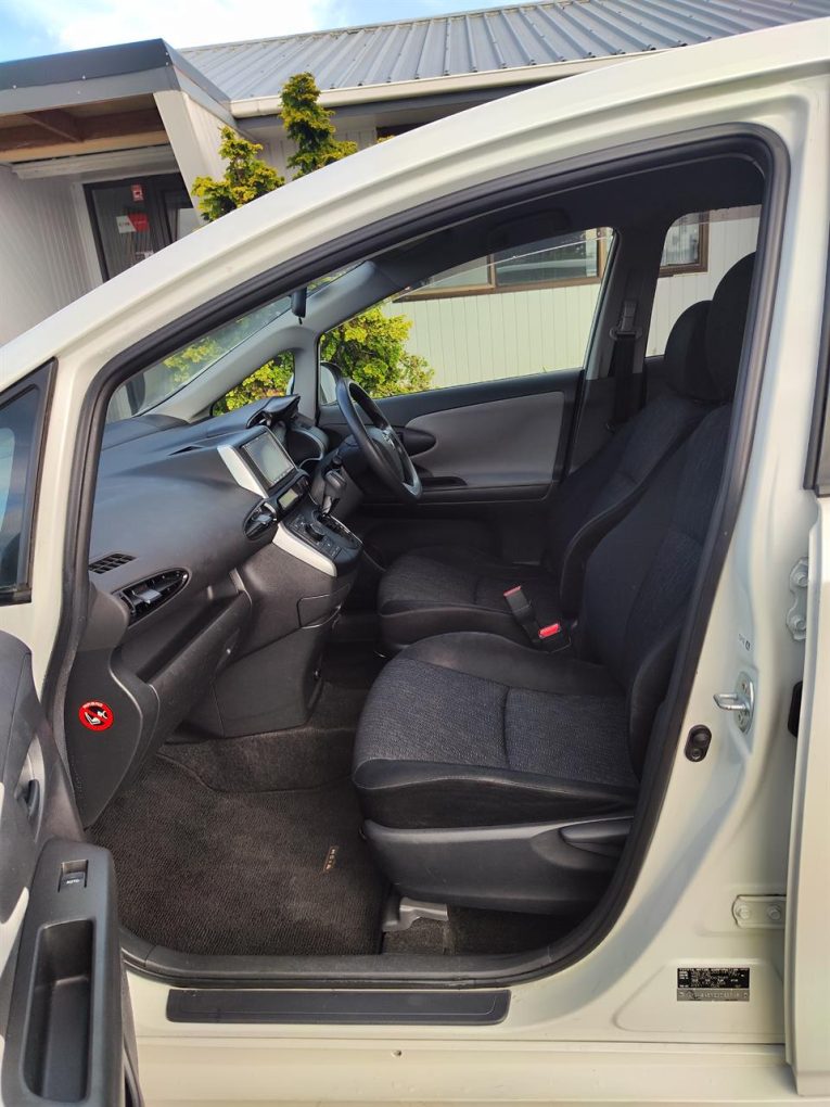 2010 Toyota Wish Petrol
