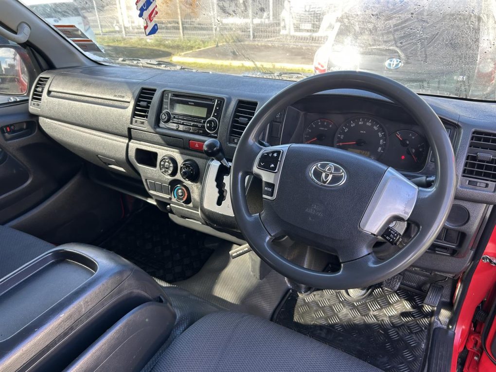 2015 Toyota Hiace 3.0 Diesel