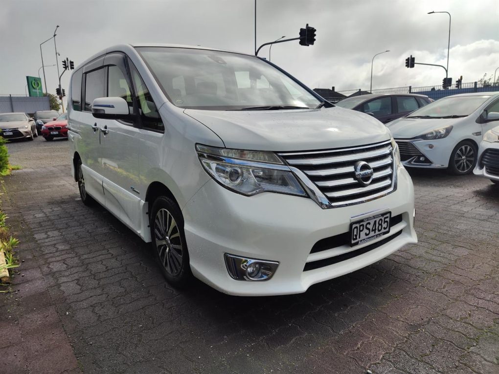 2015 Nissan Serena Hybrid