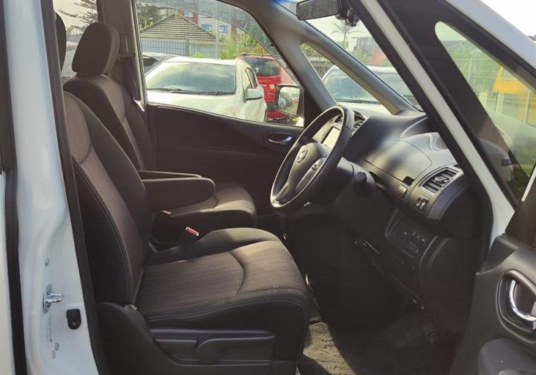 2015 Nissan Serena Hybrid