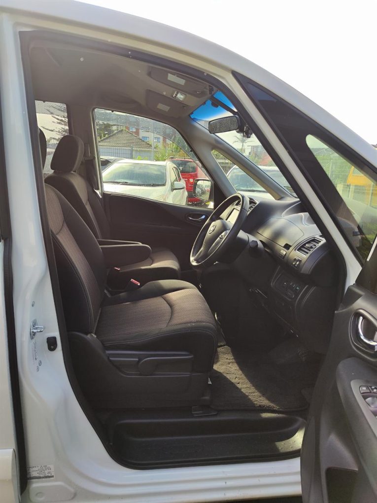 2015 Nissan Serena Hybrid