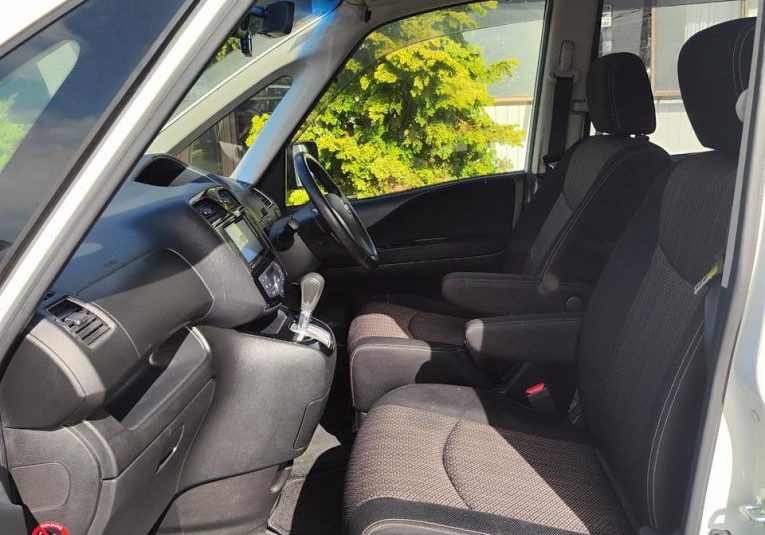 2015 Nissan Serena Hybrid