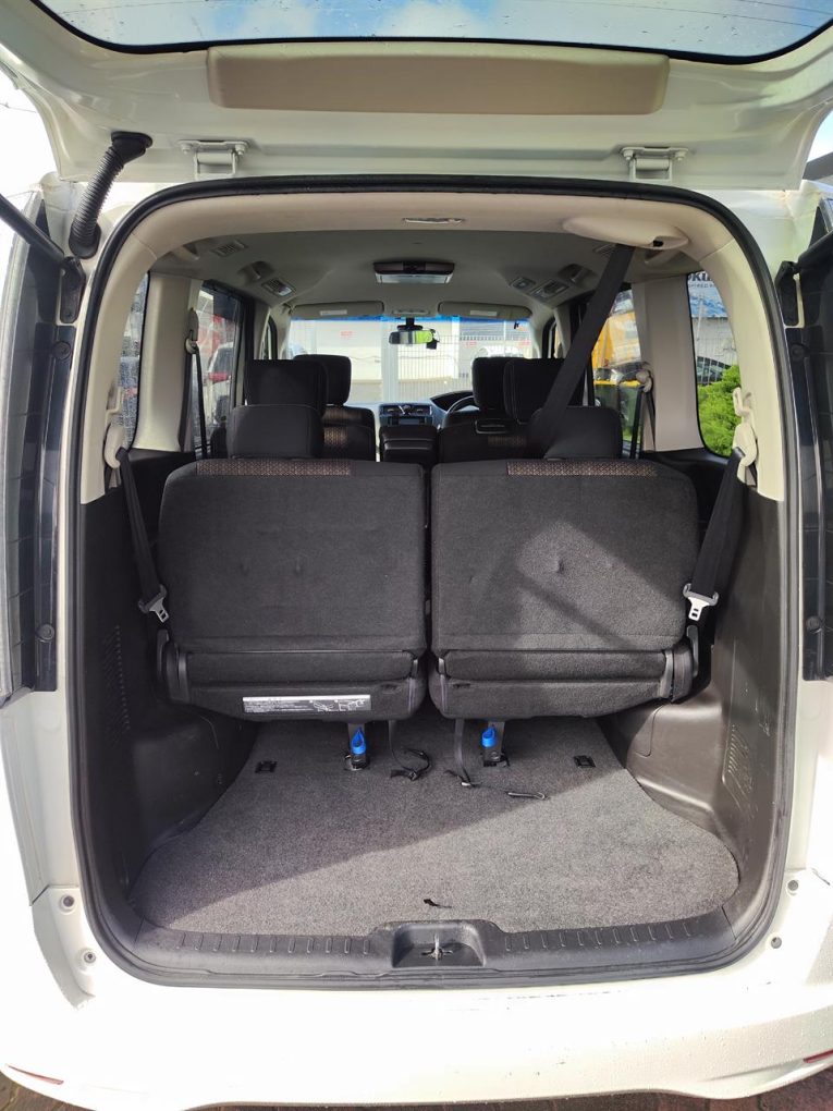 2015 Nissan Serena Hybrid