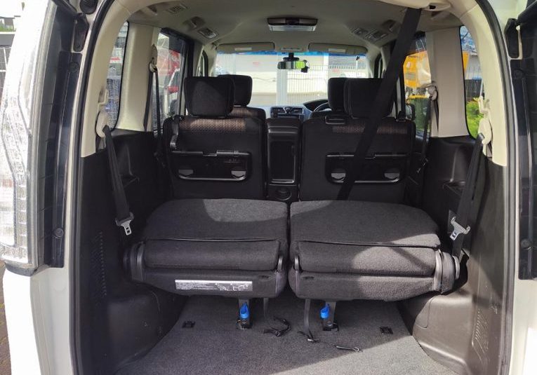 2015 Nissan Serena Hybrid