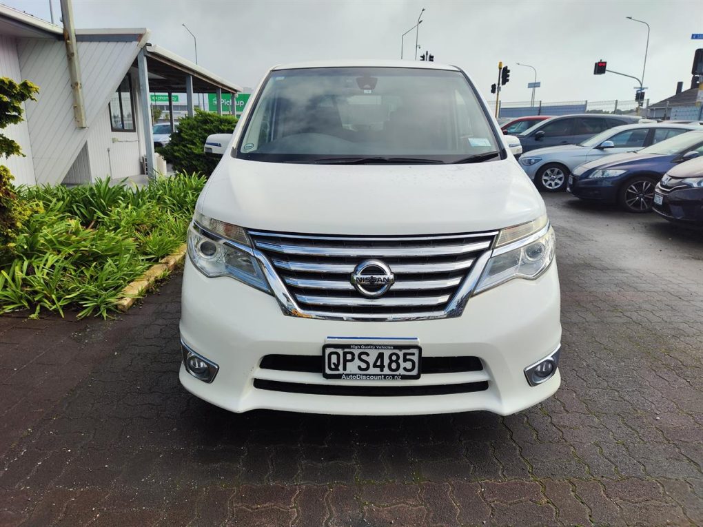 2015 Nissan Serena Hybrid