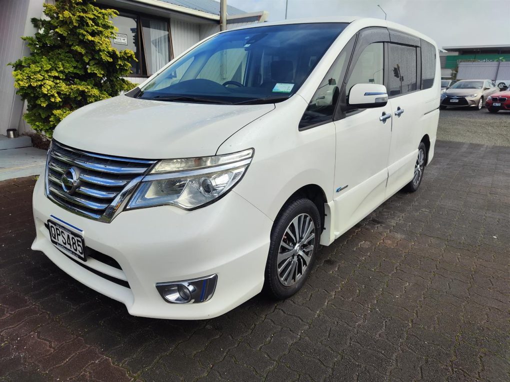 2015 Nissan Serena Hybrid