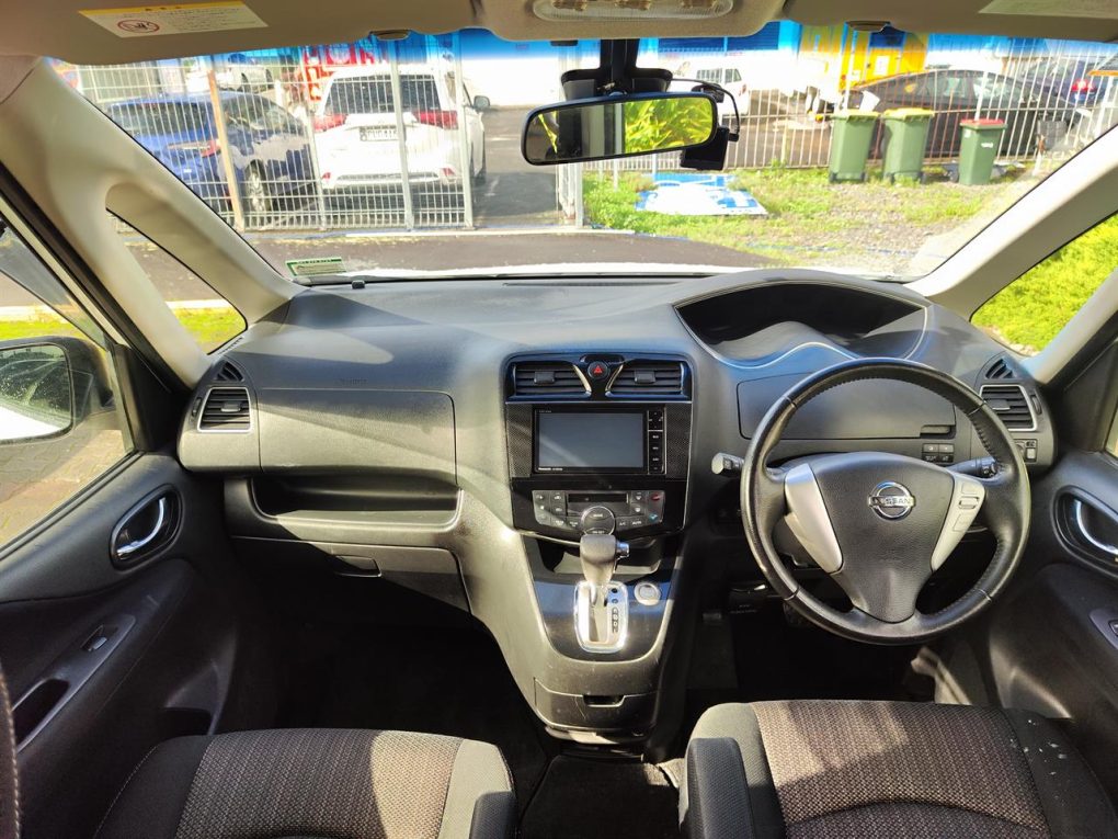 2015 Nissan Serena Hybrid