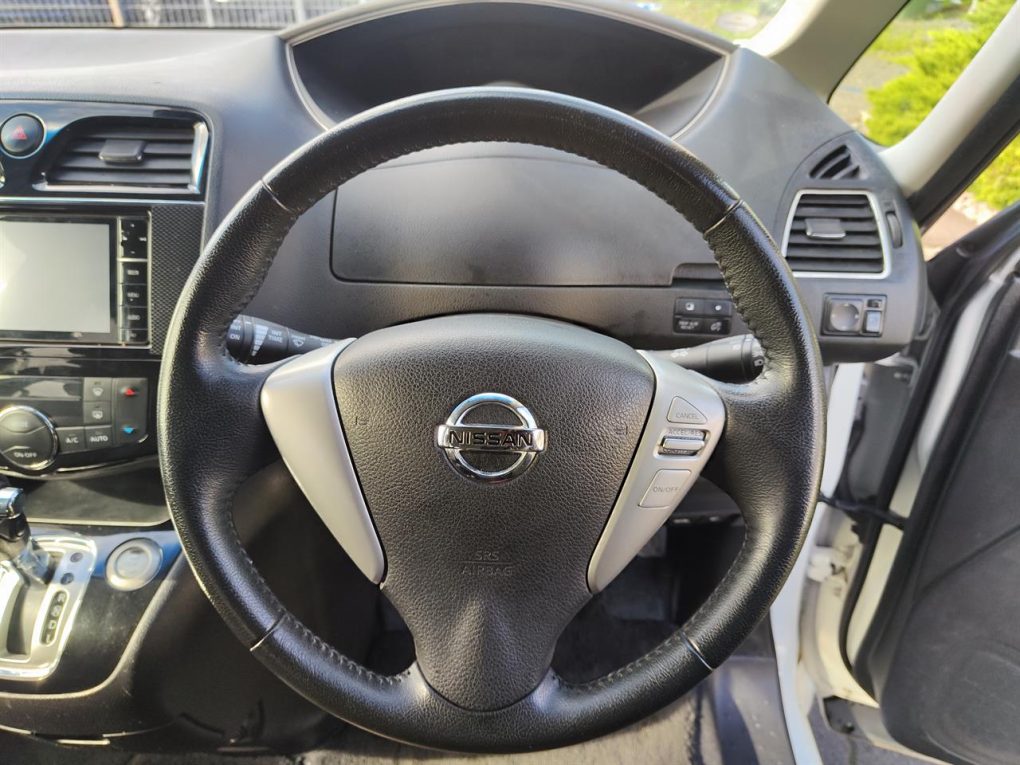 2015 Nissan Serena Hybrid