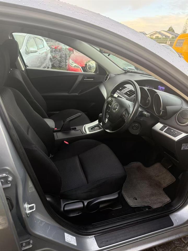 2012 Mazda Axela Push Start, Key Less, REV CAM