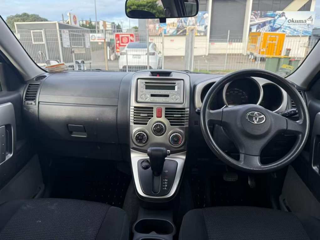 2006 Toyota Rush