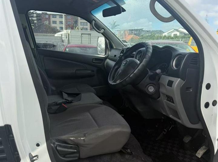 2015 Nissan NV350 CARAVAN Diesel