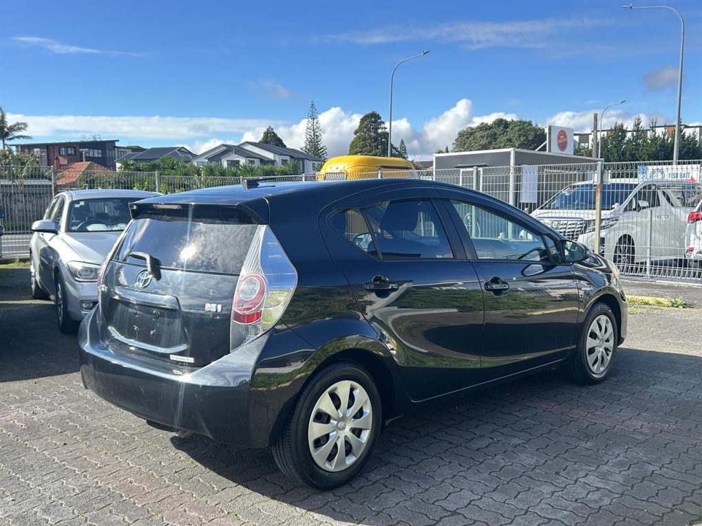 2014 Toyota Aqua S
