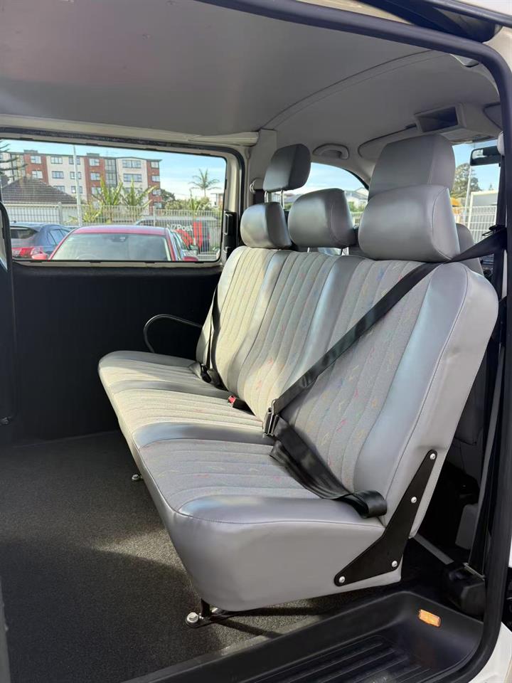 2010 Volkswagen T5 Van