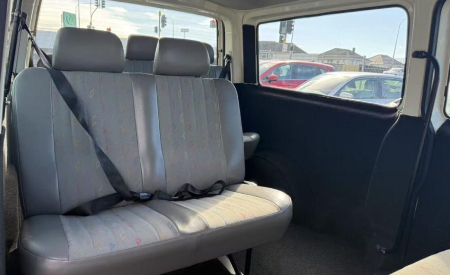 2010 Volkswagen T5 Van