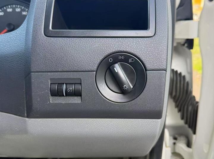 2010 Volkswagen T5 Van