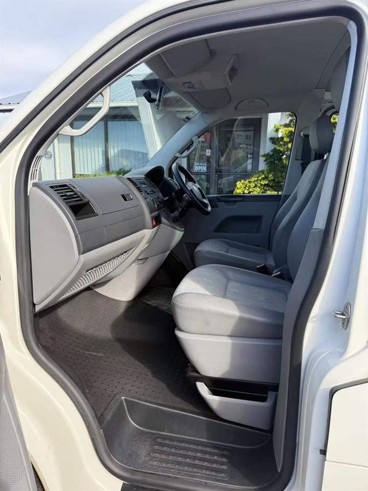 2010 Volkswagen T5 Van