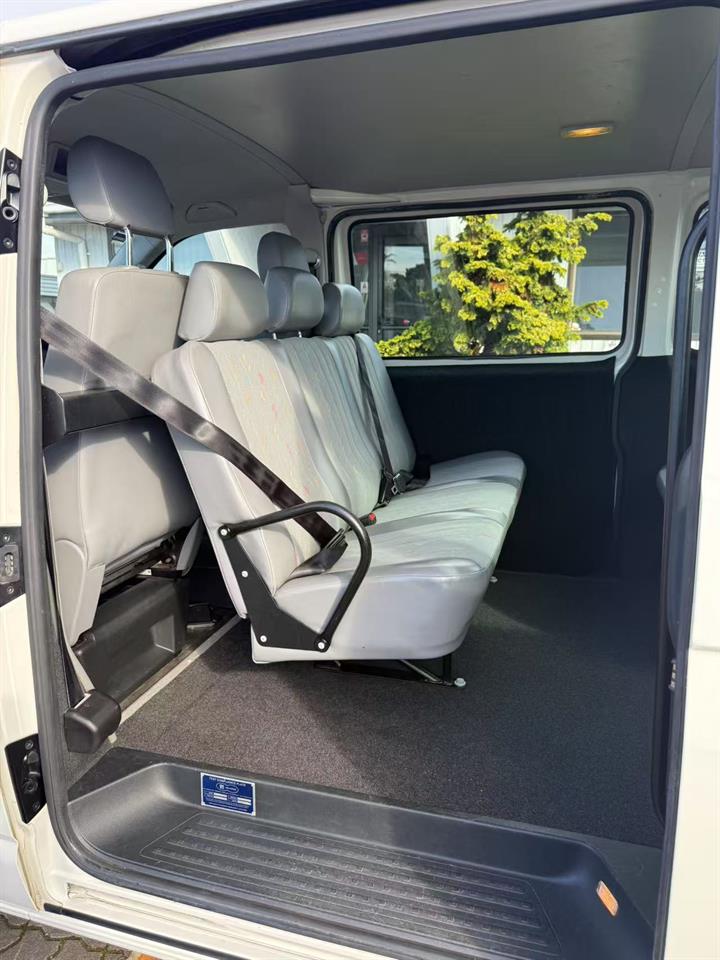 2010 Volkswagen T5 Van