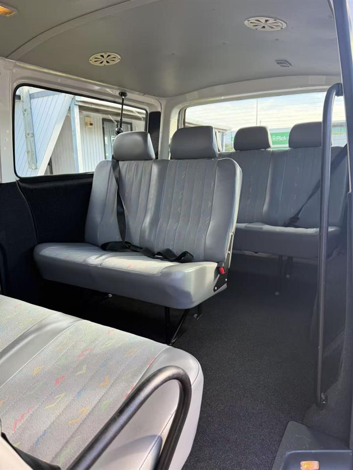 2010 Volkswagen T5 Van