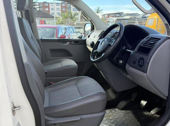 2010 Volkswagen T5 Van