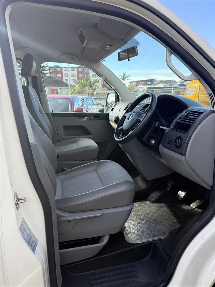 2010 Volkswagen T5 Van