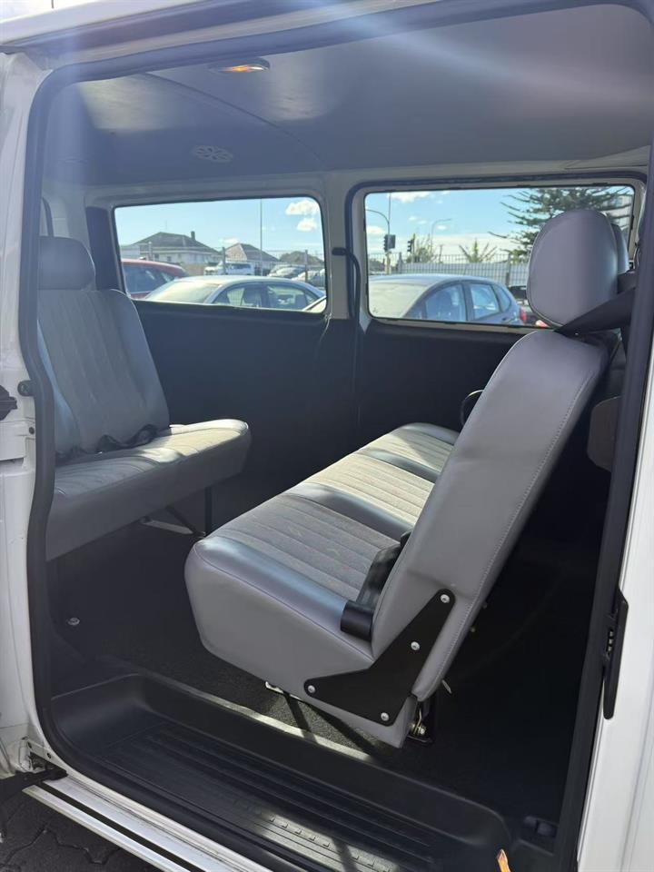 2010 Volkswagen T5 Van