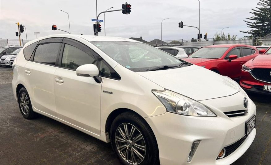 2014 Toyota Prius Alpha Station Wagon