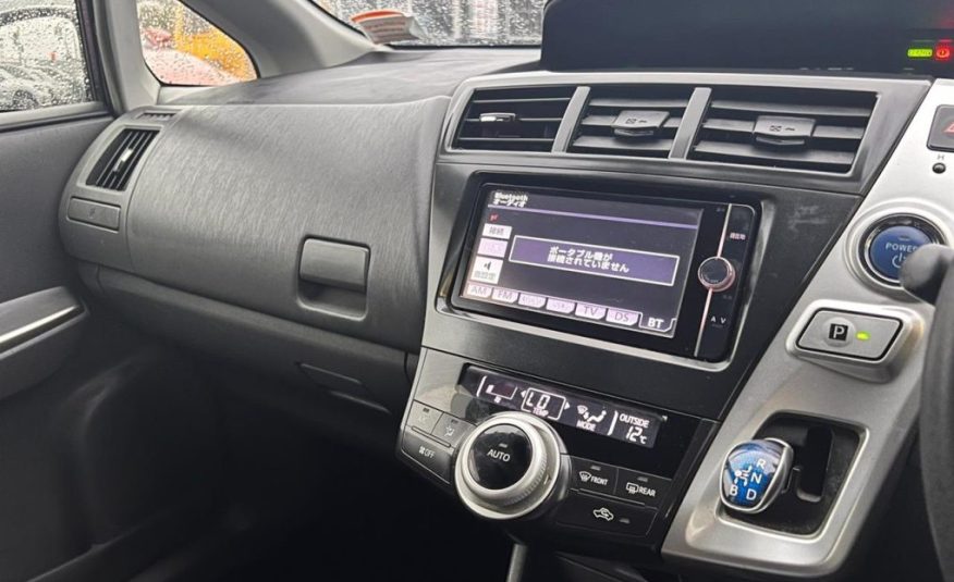 2014 Toyota Prius Alpha Station Wagon