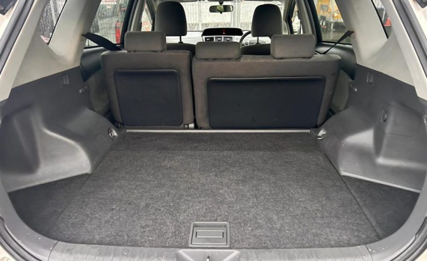 2014 Toyota Prius Alpha Station Wagon