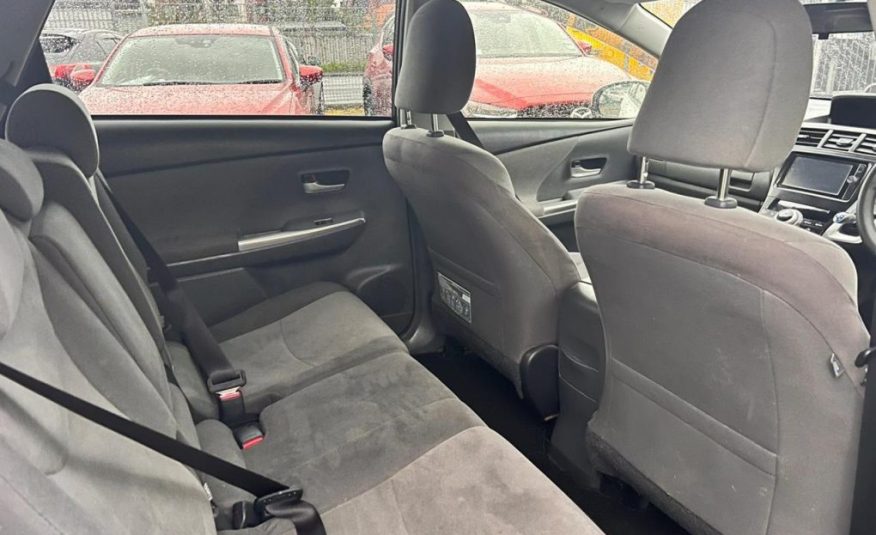 2014 Toyota Prius Alpha Station Wagon