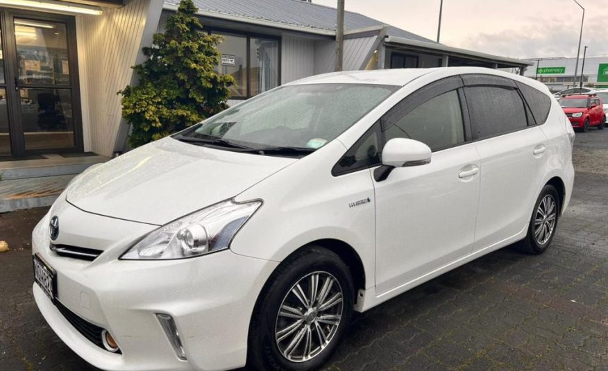 2014 Toyota Prius Alpha Station Wagon