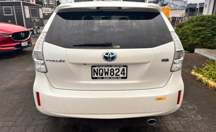 2014 Toyota Prius Alpha Station Wagon
