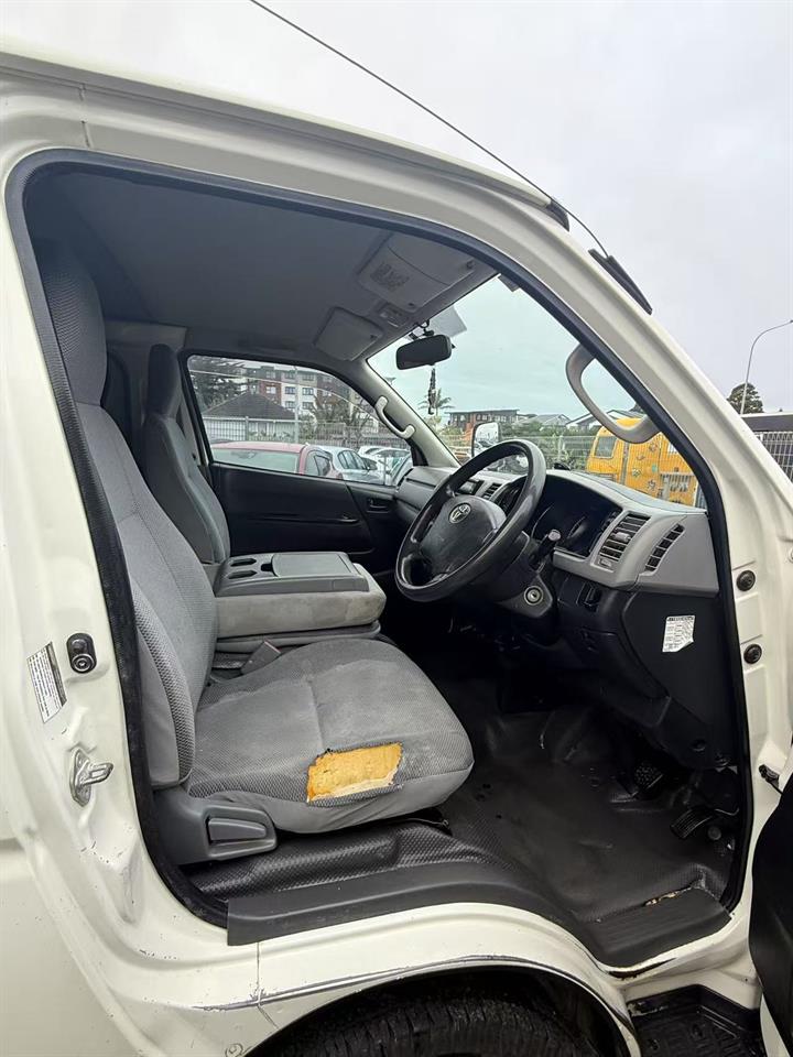 2008 Toyota Hiace Light Van Petrol