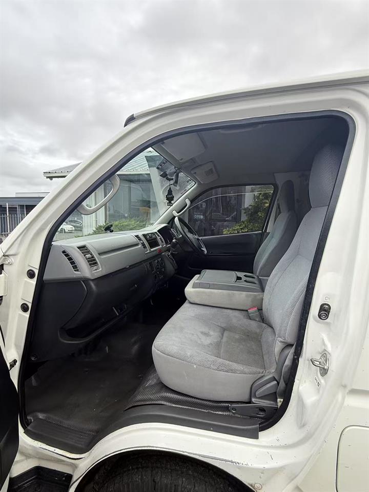 2008 Toyota Hiace Light Van Petrol