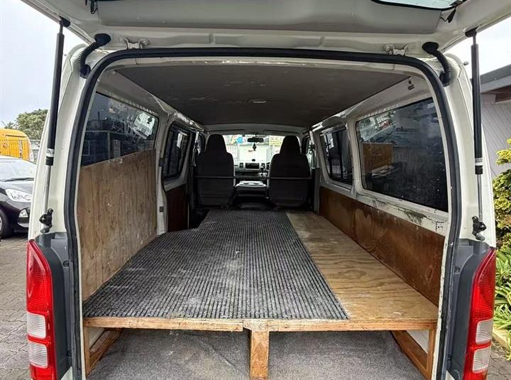 2008 Toyota Hiace Light Van Petrol